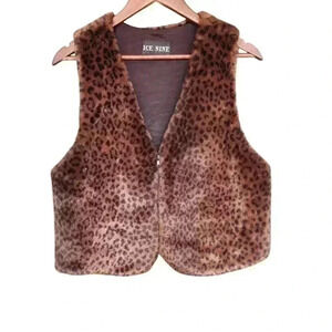 Beautiful Vintage Leopard Print Faux Fur Vest USA